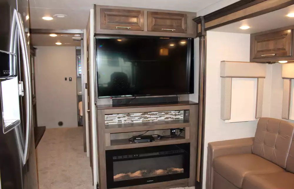 2019 Entegra Coach Emblem 36T - Image 52