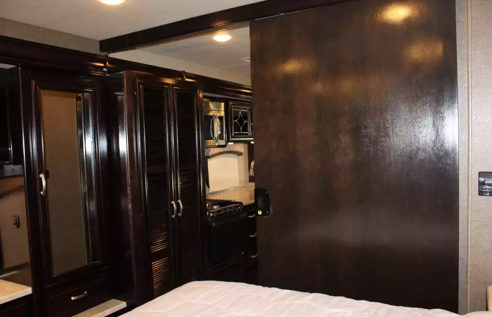 2017 Thor Chateau Super C 35SF - Image 45