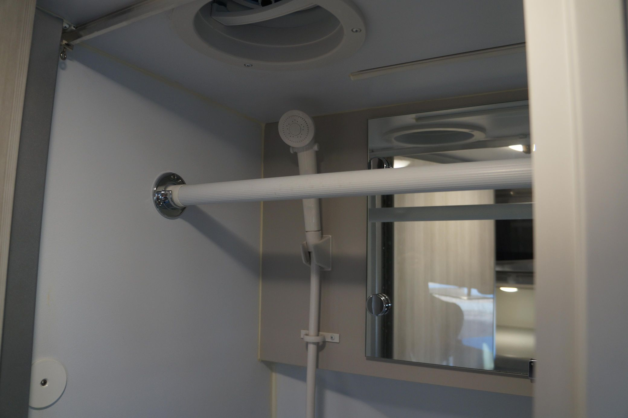 2022 Thor Sanctuary 4x4 - Image 28