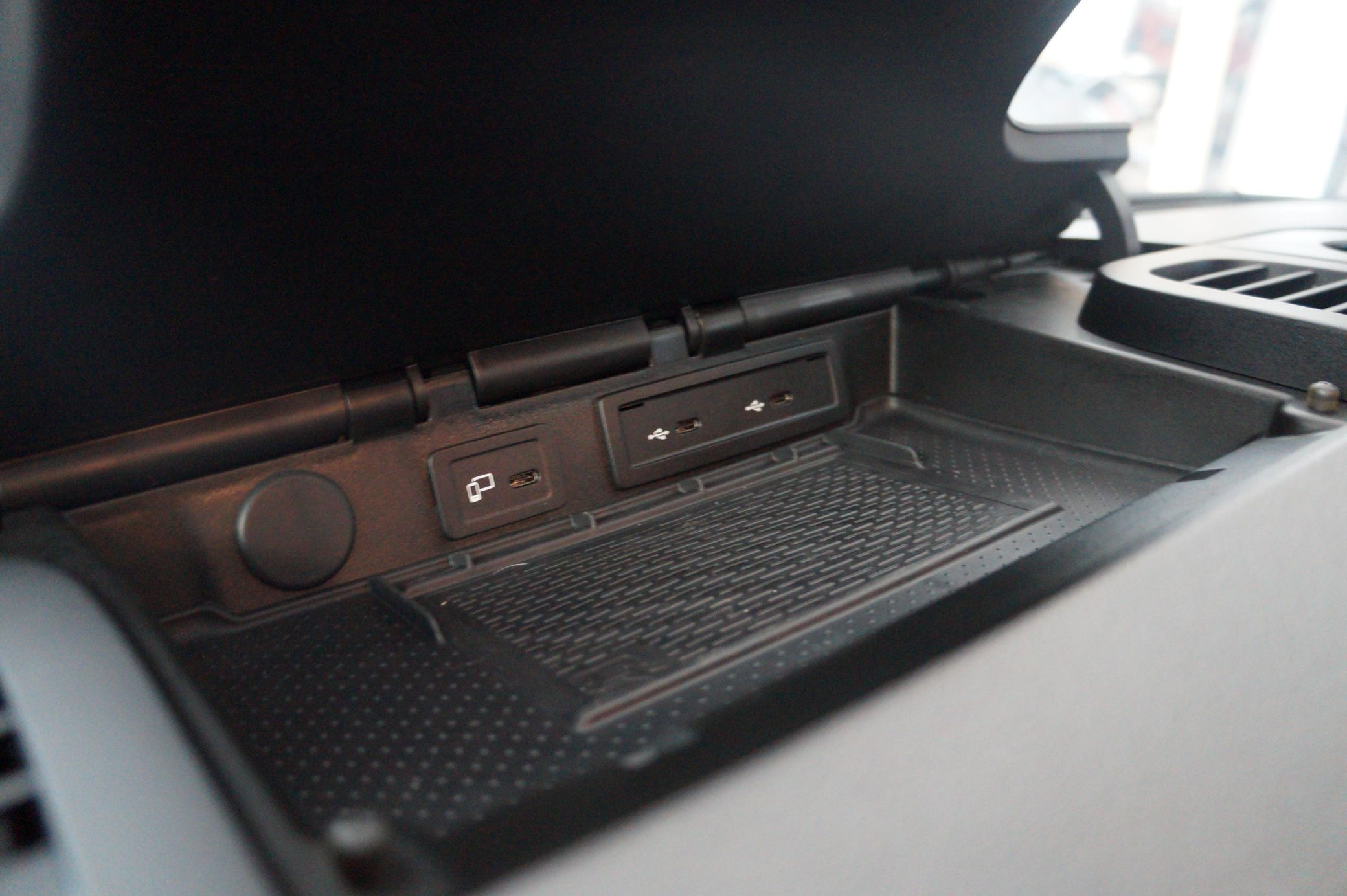 2022 Thor Sanctuary 4x4 - Image 29