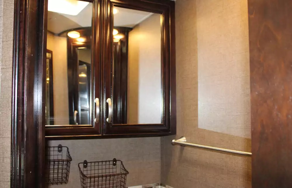 2017 Thor Chateau Super C 35SF - Image 48