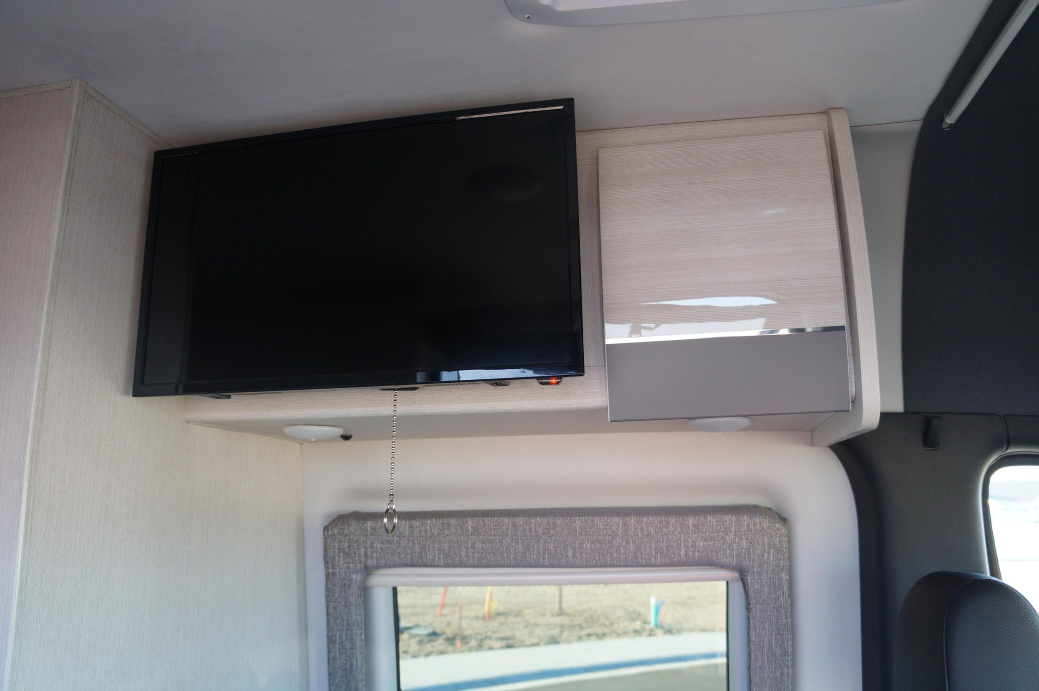 2022 Thor Sanctuary 4x4 - Image 33