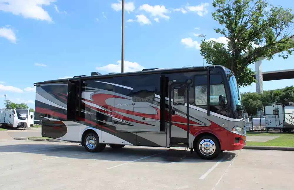 2018 Newmar Bay Star 3113 - Image 2