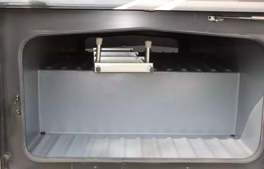 2018 Fleetwood Bounder 36D - Image 20