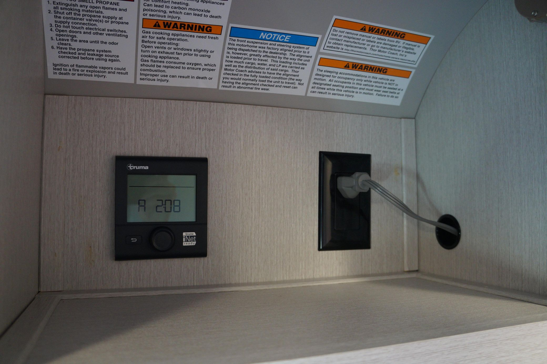 2022 Thor Sanctuary 4x4 - Image 35