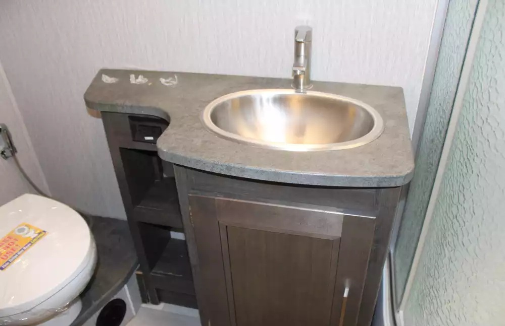 2022 Forest River Coachmen Encore 325SS - Image 7