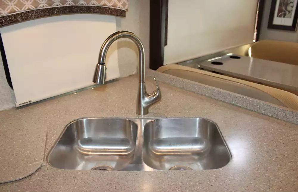 2017 Thor Chateau Super C 35SF - Image 56