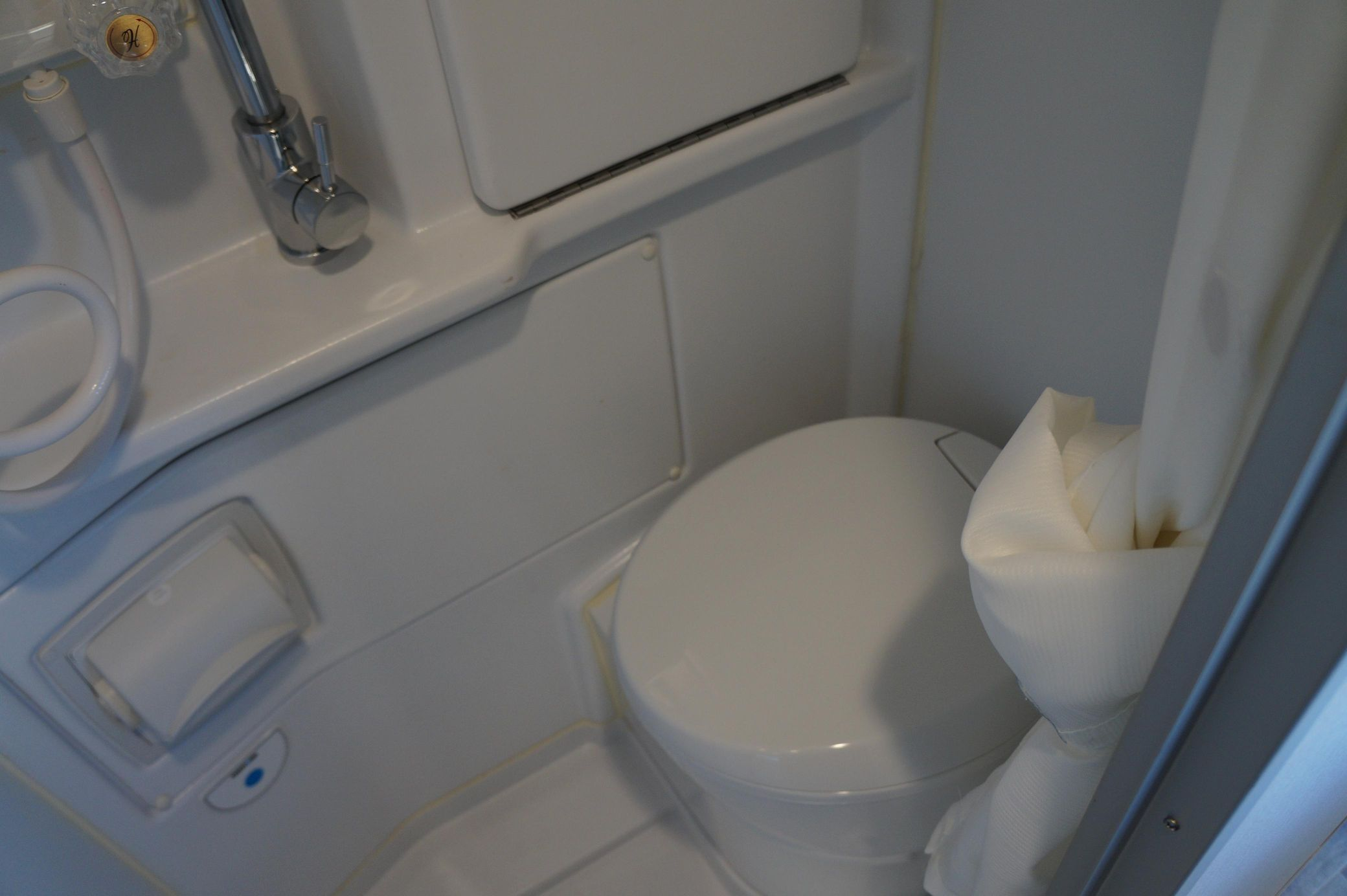 2022 Thor Sanctuary 4x4 - Image 38