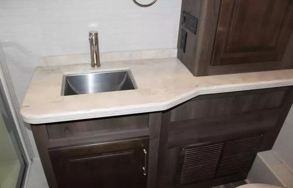 2019 Entegra Coach Emblem 36T - Image 12