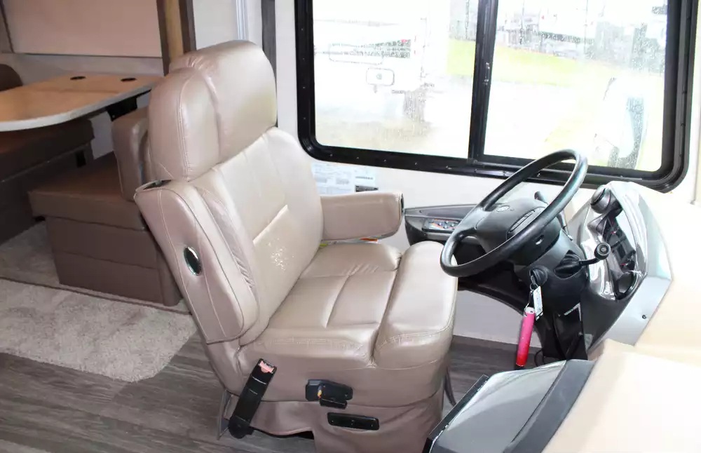 2019 Entegra Coach Emblem 36T - Image 13