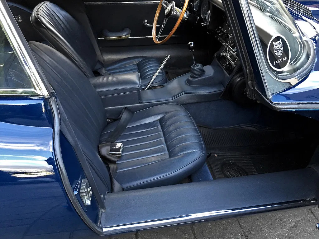 1966 Jaguar E-Type 4.2 Coupe - Image 9