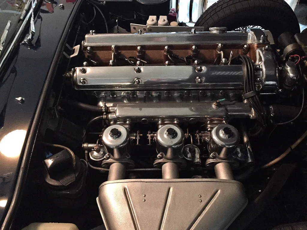 1966 Jaguar E-Type 4.2 Coupe - Image 10